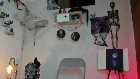 Snapshot of alaia_love77 chatting on October 18, 10:54 pm Alaia online show from October 18, 10:54 pm