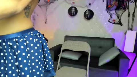 Snapshot of alaia_love77 chatting on October 21, 8:42 pm Alaia online show from October 21, 8:42 pm