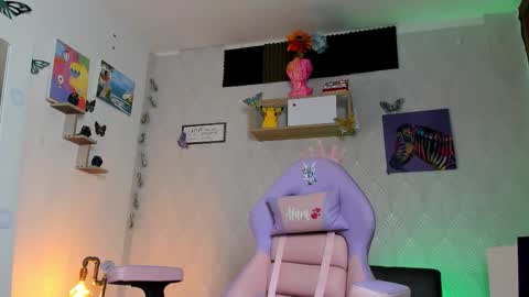 Snapshot of alaia_love77 chatting on November 30, 10:14 pm Alaia online show from November 30, 10:14 pm