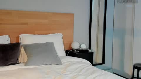     online show from December 22, 8:28 pm