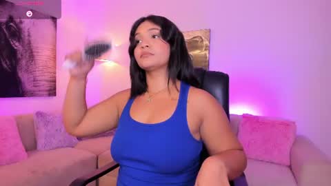 Snapshot of alaiia7 chatting on June 20, 7:05 pm Alaia online show from June 20, 7:05 pm
