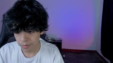 Snapshot of alan18n chatting on November 18, 2:17 am alan18n online show from November 18, 2:17 am