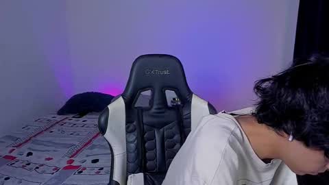 Snapshot of alan18n chatting on November 25, 4:45 am alan18n online show from November 25, 4:45 am