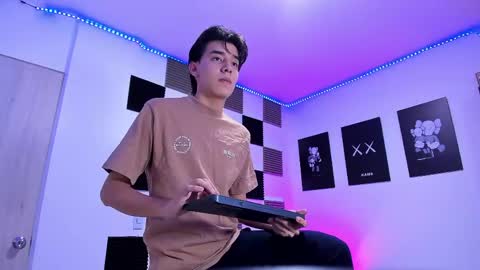 Alan Boy online show from March 23, 1:20 am