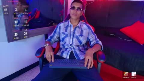 alan_colthon online show from May 20, 3:34 am