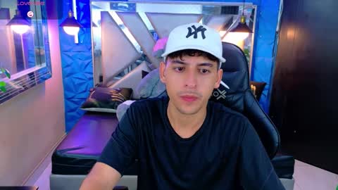 Snapshot of alan_del_reyx chatting on September 11, 7:19 am ALAN DEL REY online show from September 11, 7:19 am