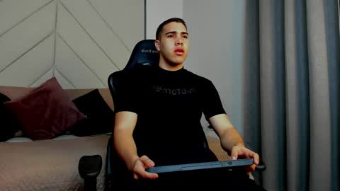 alan_fordj online show from November 27, 11:56 am