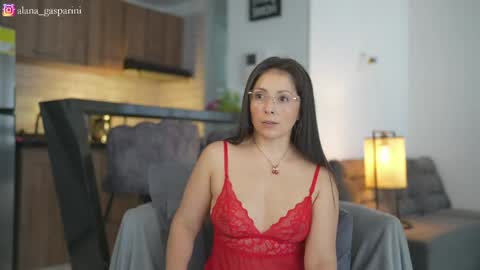 Alana Gasparini online show from April 15, 8:42 pm