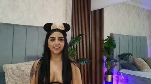 Snapshot of alana_gb chatting on January 13, 5:02 pm Alana online show from January 13, 5:02 pm