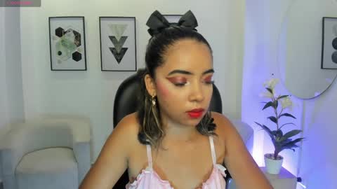 alana  online show from April 10, 7:51 pm