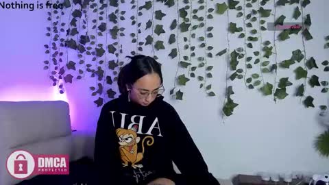 alana_pherson online show from March 14, 4:51 am
