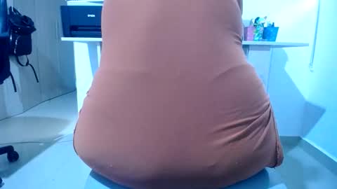 A l a n a online show from March 9, 3:49 pm