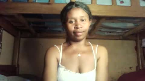 Snapshot of alanaangela chatting on June 5, 11:27 am AlanaAngela online show from June 5, 11:27 am