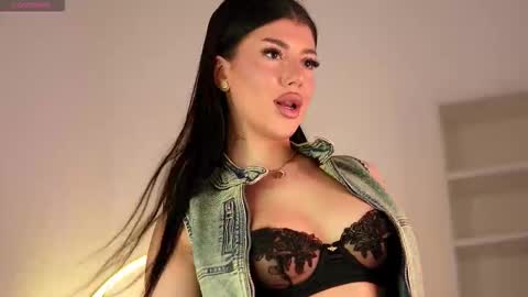 AlanaBaabe online show from March 12, 6:19 am