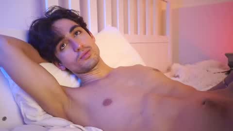 idenavarre online show from December 24, 2:10 am