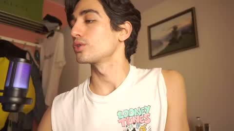 idenavarre online show from January 24, 11:34 pm