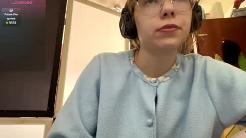 Stella online show from September 12, 9:31 am