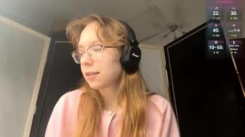 Stella online show from October 31, 8:04 am