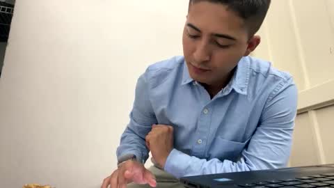 alanj998 online show from January 12, 1:33 am