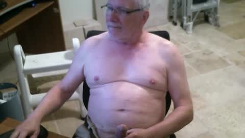 Snapshot of alanlee10allen chatting on May 7, 4:45 pm Alanlee10allen online show from May 7, 4:45 pm