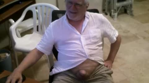 Snapshot of alanlee10allen chatting on May 14, 3:19 pm Alanlee10allen online show from May 14, 3:19 pm
