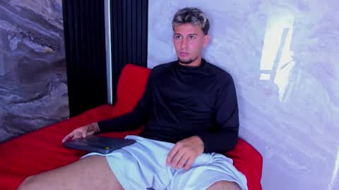 Alan Smith  online show from October 20, 7:47 pm