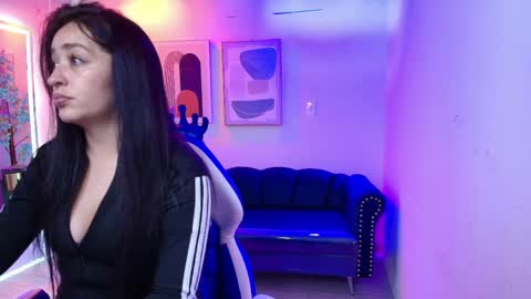 Alanna  online show from April 8, 3:39 am