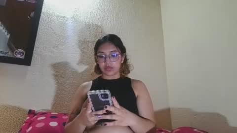Snapshot of alanna_smith69 chatting on June 17, 2:58 am alanna_smith69 online show from June 17, 2:58 am