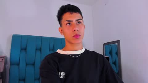 Snapshot of alannaughty_ chatting on December 1, 8:53 pm alannaughty_ online show from December 1, 8:53 pm