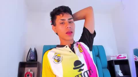 Snapshot of alannaughty_ chatting on January 15, 9:56 am alannaughty_ online show from January 15, 9:56 am