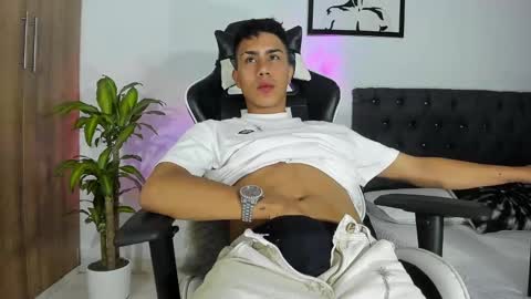 alannaughty_ online show from November 19, 2:00 am