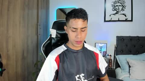 Snapshot of alannaughty_ chatting on April 28, 11:43 pm alannaughty_ online show from April 28, 11:43 pm
