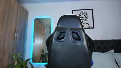 Snapshot of alannaughty_ chatting on May 21, 12:06 am alannaughty_ online show from May 21, 12:06 am