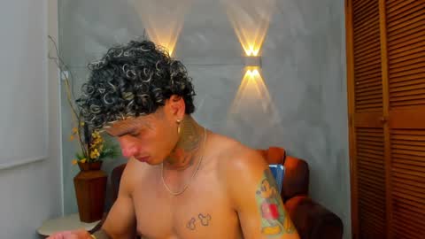 Snapshot of alanrodgers2_0 chatting on December 3, 3:41 am alan online show from December 3, 3:41 am