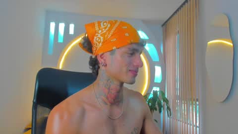 Snapshot of alanrodgers2_0 chatting on December 12, 5:37 pm alan online show from December 12, 5:37 pm