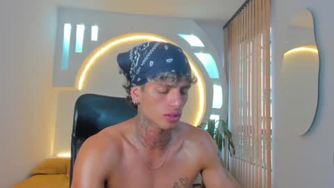 Snapshot of alanrodgers2_0 chatting on December 14, 12:55 pm alan online show from December 14, 12:55 pm
