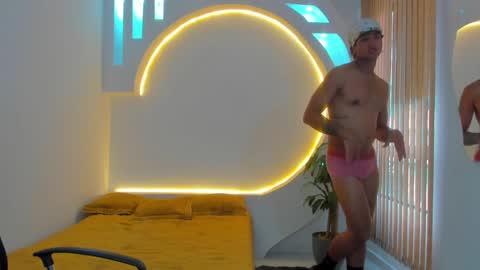 Snapshot of alanrodgers2_0 chatting on January 6, 6:52 pm alan online show from January 6, 6:52 pm