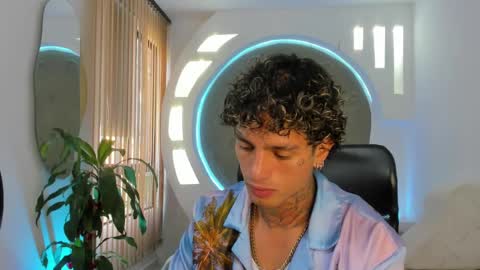 Snapshot of alanrodgers2_0 chatting on February 20, 2:35 pm alan online show from February 20, 2:35 pm