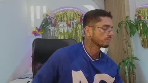 alan online show from April 15, 12:01 pm