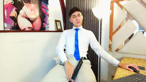 Snapshot of alantaylorr_ chatting on May 30, 10:29 pm alantaylorr_ online show from May 30, 10:29 pm