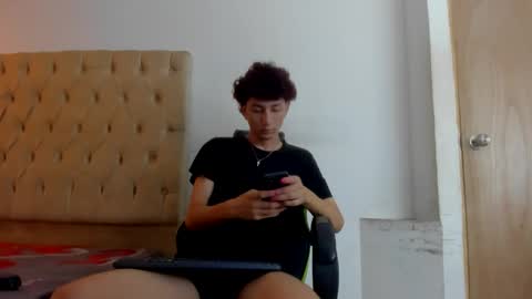 alantrickz365 online show from February 3, 9:47 am