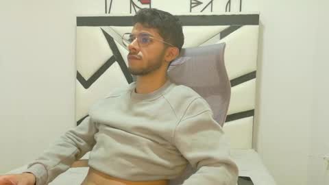 Snapshot of alanvilla_lobo chatting on October 11, 7:34 pm alanvilla_lobo online show from October 11, 7:34 pm