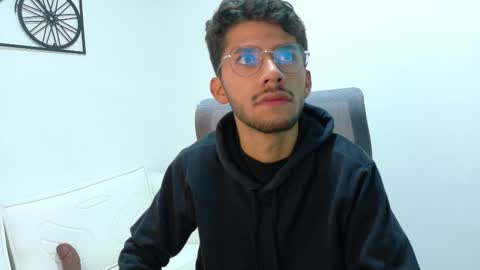 Snapshot of alanvilla_lobo chatting on October 18, 12:28 pm alanvilla_lobo online show from October 18, 12:28 pm