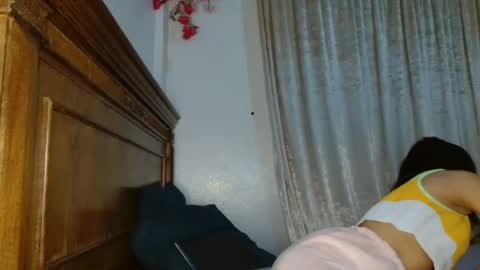 Snapshot of alaouirim25 chatting on October 13, 6:52 pm AllylicArabis online show from October 13, 6:52 pm