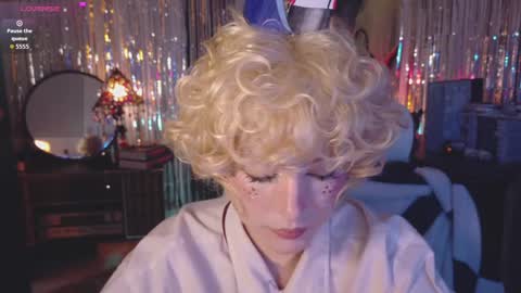 Alaska Grace       online show from April 8, 2:44 am