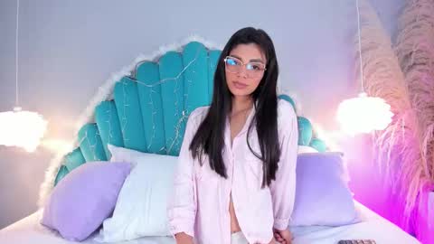 Alassia Hocthner online show from December 15, 11:36 am