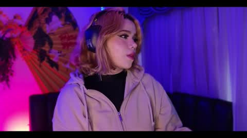 albaandthayron online show from November 10, 12:15 pm