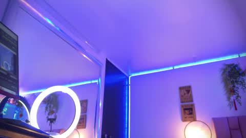 albaandthayron online show from December 18, 12:11 pm