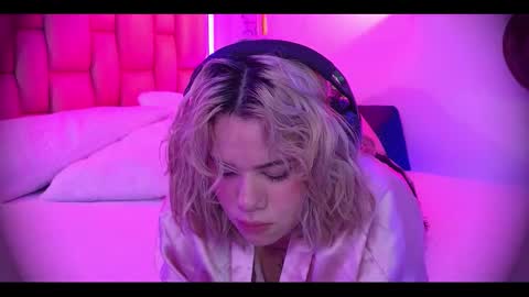 albaandthayron online show from March 5, 12:12 pm