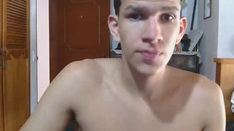 Snapshot of albajadmamad_01 chatting on October 27, 4:22 pm josevcam online show from October 27, 4:22 pm